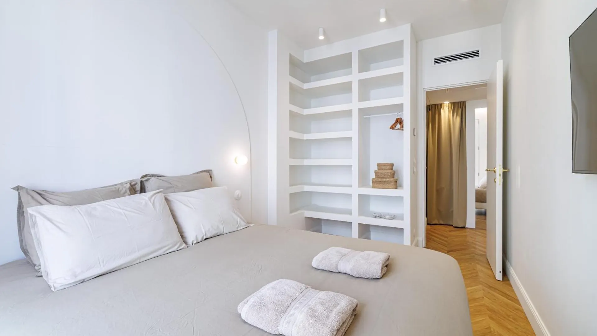 Maison Galbani Architect-Designed Apartment Nicea Francja