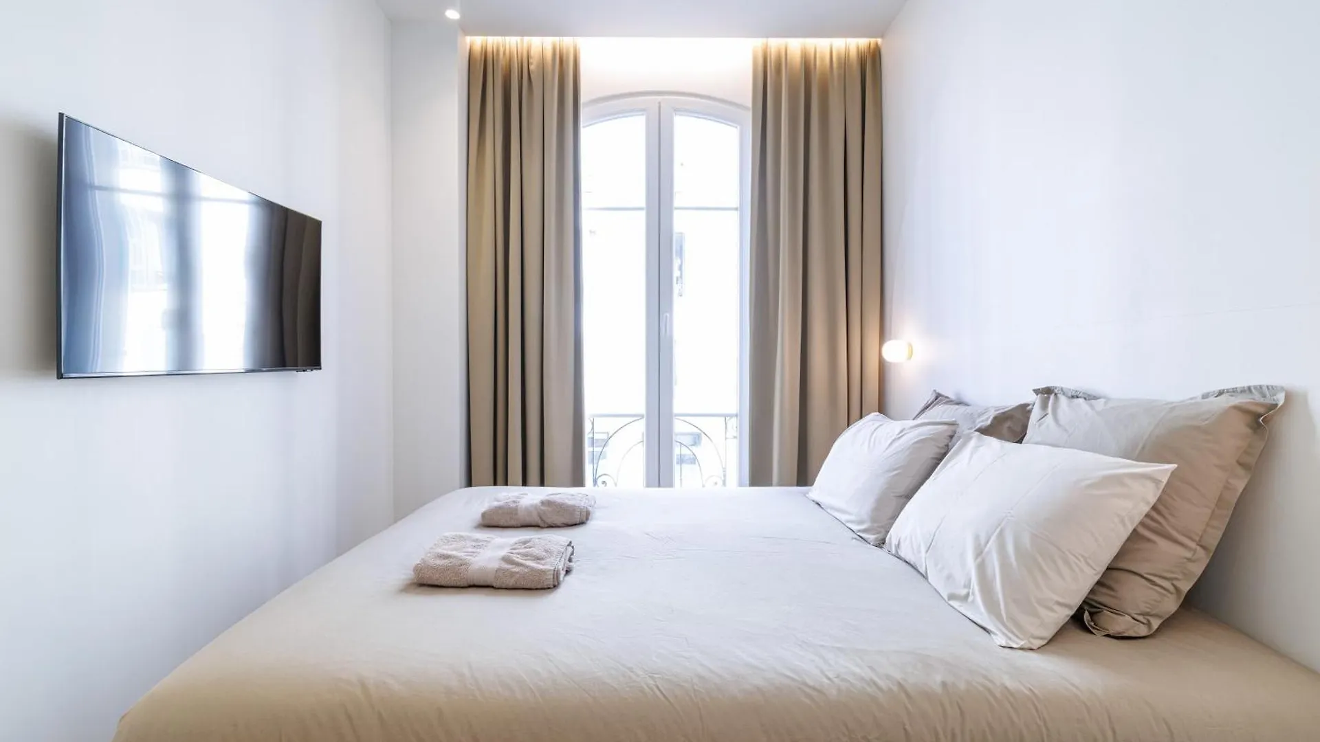 Maison Galbani Architect-Designed Apartment Nicea Francja